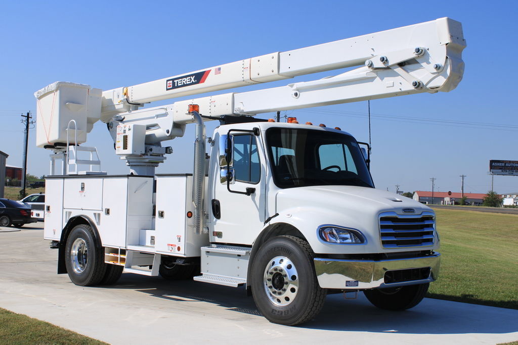 2026 FREIGHTLINER M2 / Terex HR55 in Bryan, TX