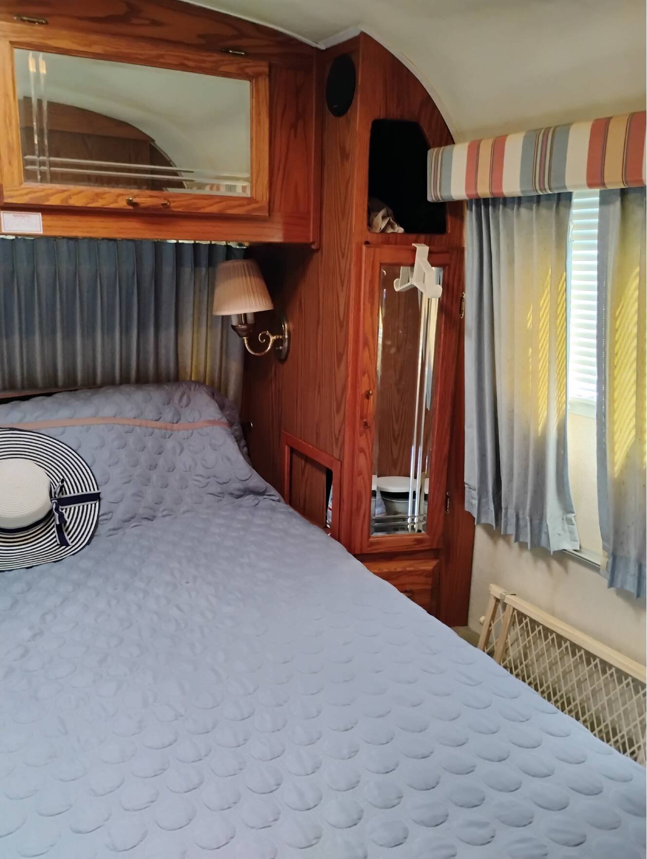 A photo of this 1995 Airstream EXCELLA 34