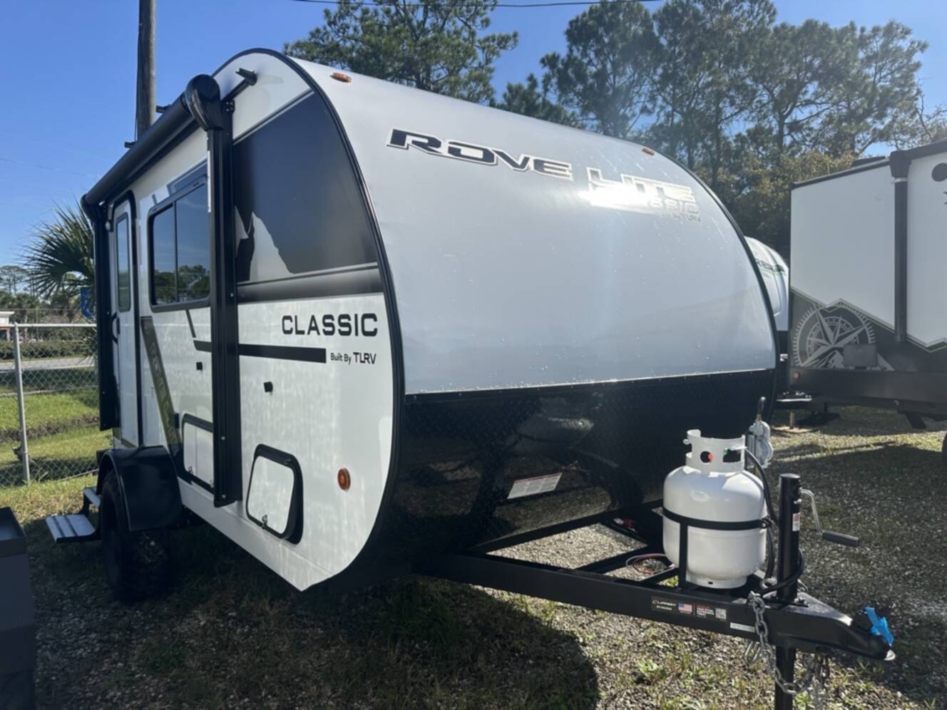 A photo of this 2026 Travel Lite ROVE CLASSIC 14FDC