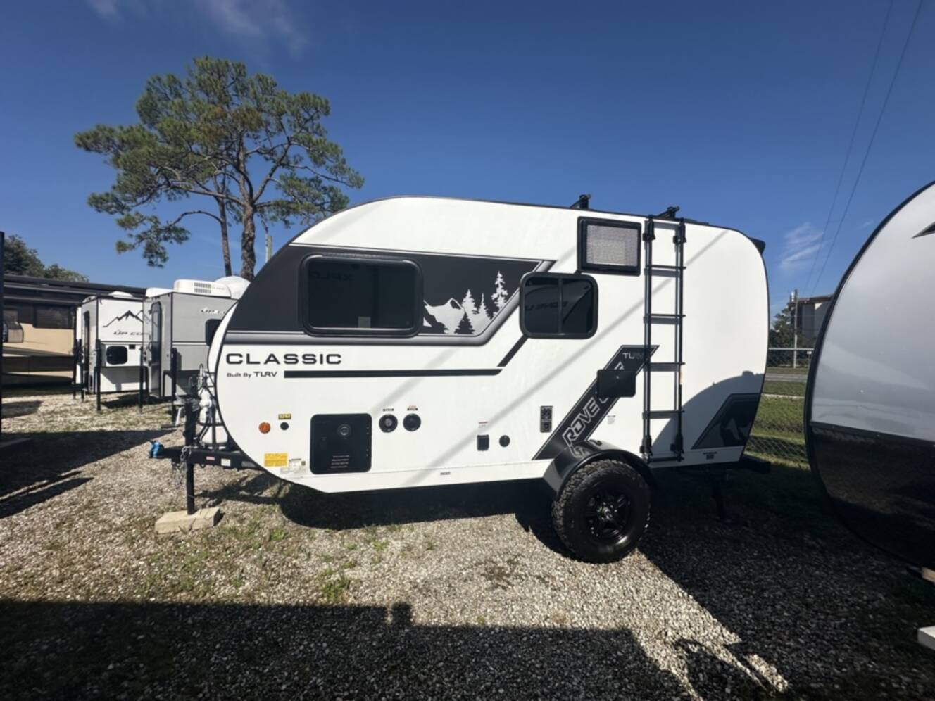 A photo of this 2026 Travel Lite ROVE CLASSIC 14FDC