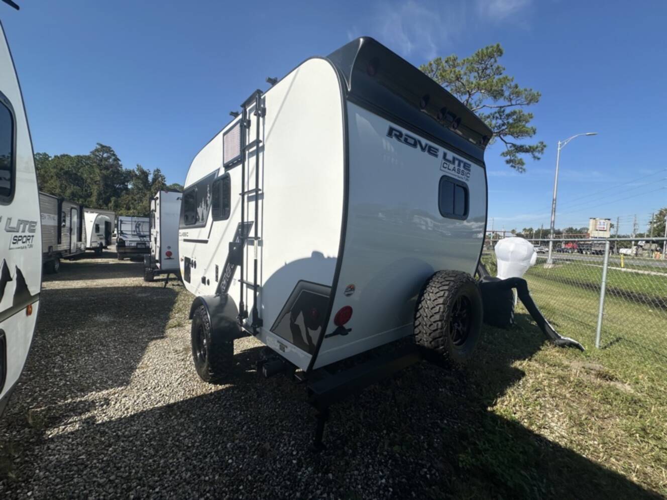 A photo of this 2026 Travel Lite ROVE CLASSIC 14FDC