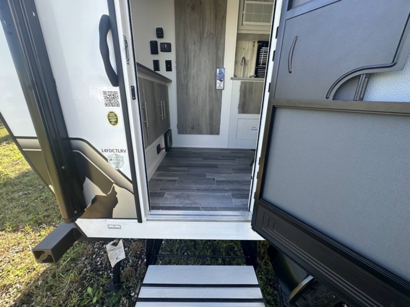 A photo of this 2026 Travel Lite ROVE CLASSIC 14FDC