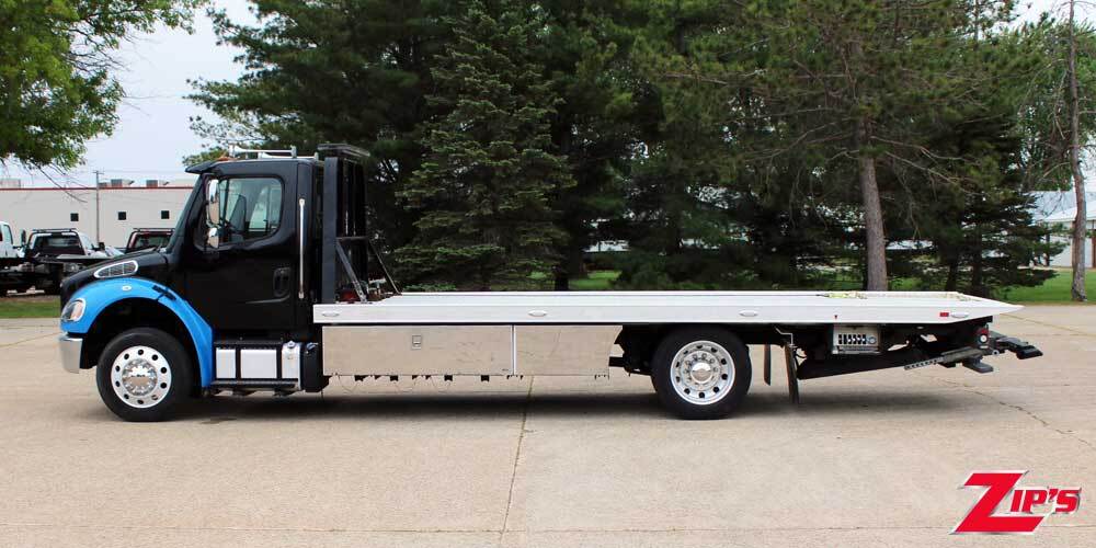 2018 FREIGHTLINER BUSINESS CLASS M2 106 in New Hampton, IA
