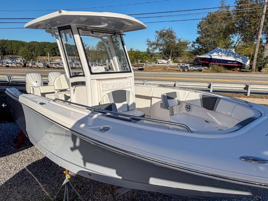 2024 Robalo R250 in westbrook CT
