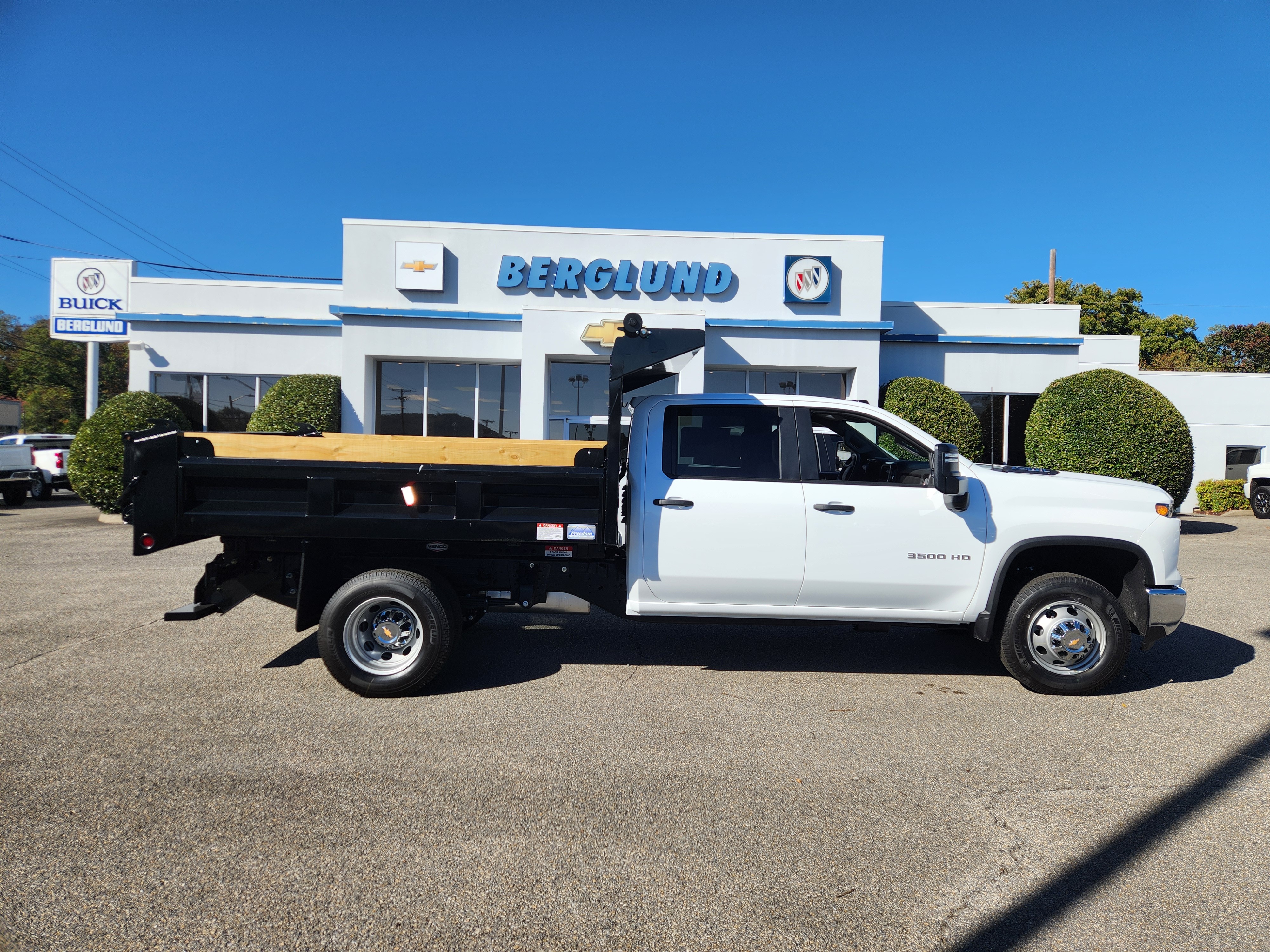 2025 CHEVROLET 3500 SILVERADO GAS CONTRACTOR DUMP W/ DROP SIDES in Roanoke, VA
