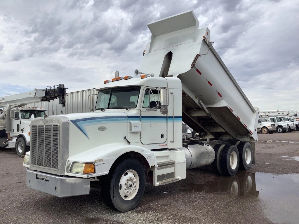1997 PETERBILT 377 in East Wareham, MA