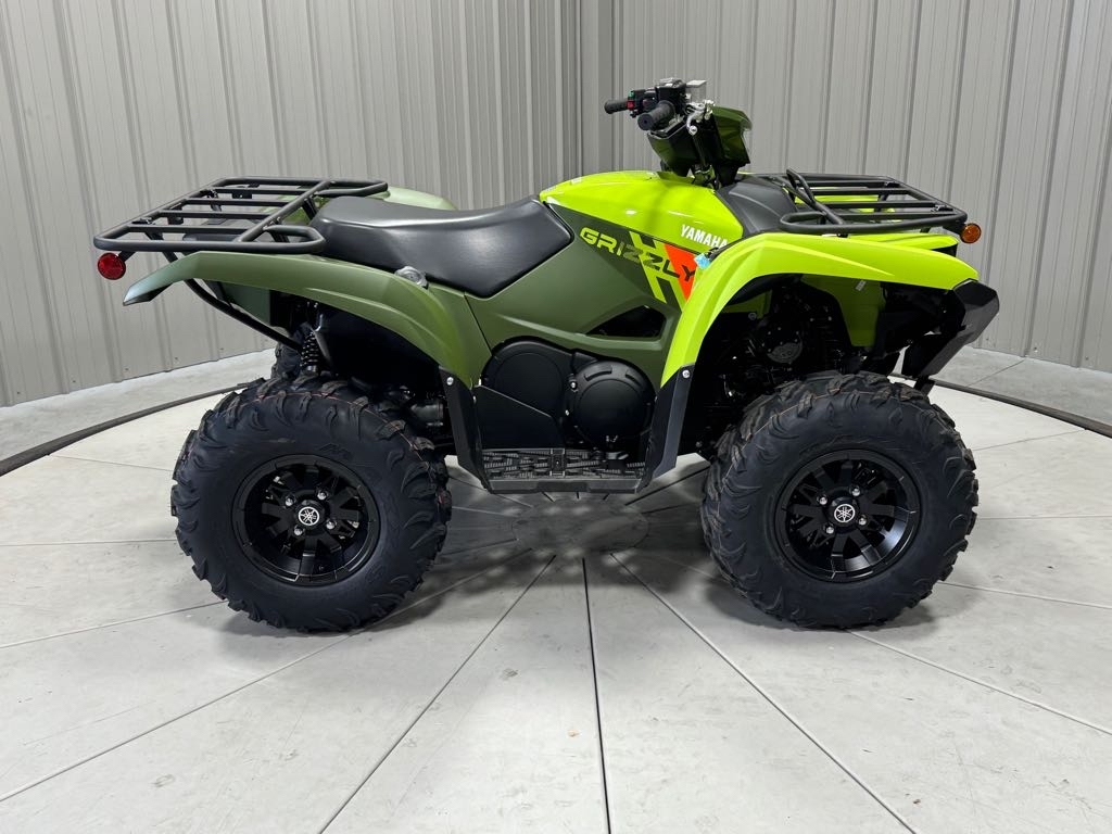 Green Yamaha Grizzly 700 Fi Auto 4X4 Eps Recreation/Utility Four
