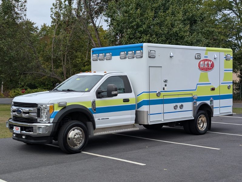 2017 FORD F450 in Levittown, PA