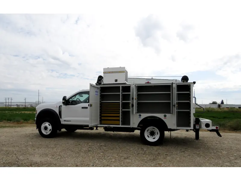 2025 FORD F600