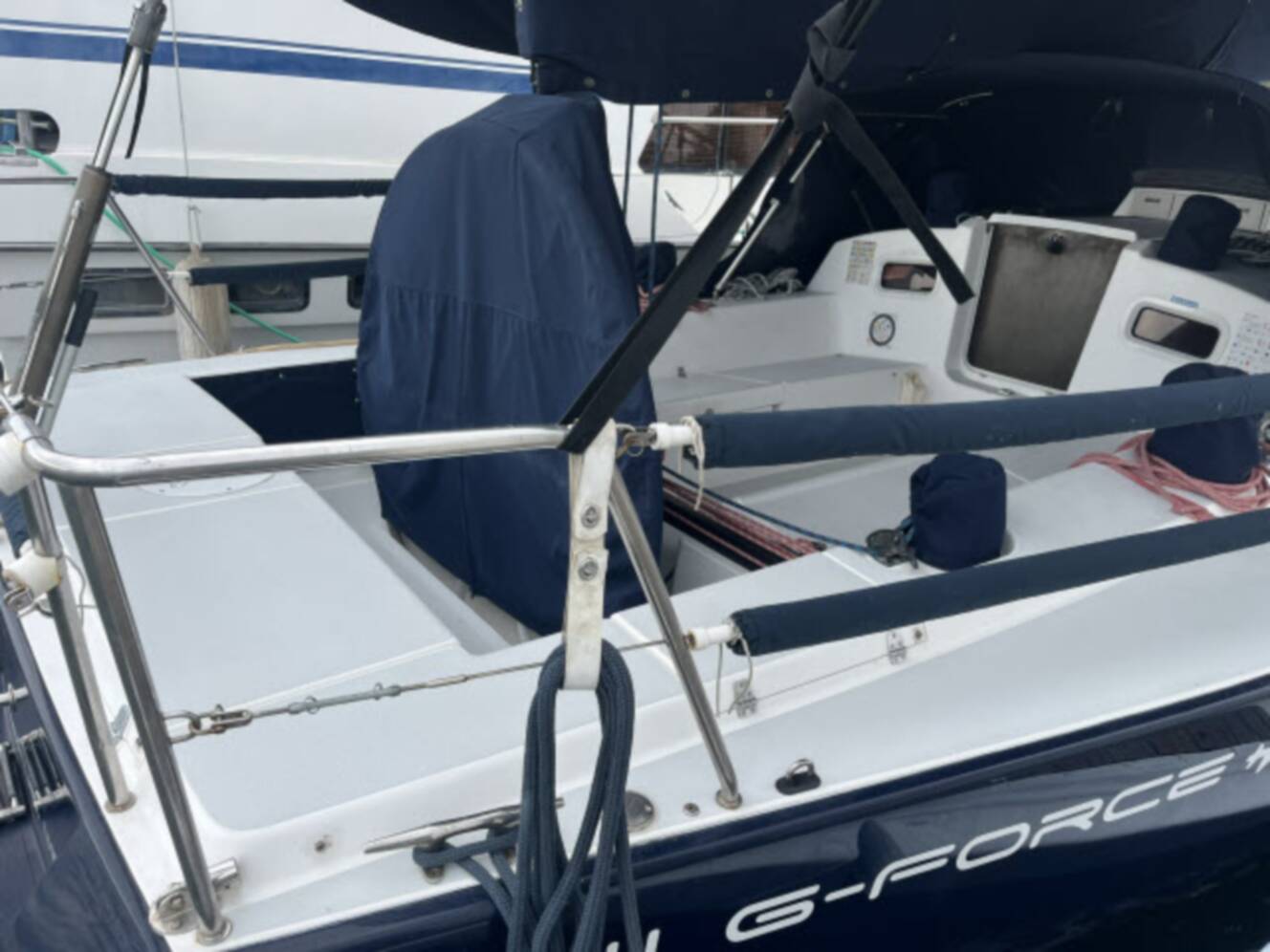 A photo of this 2004 J Boats J/133