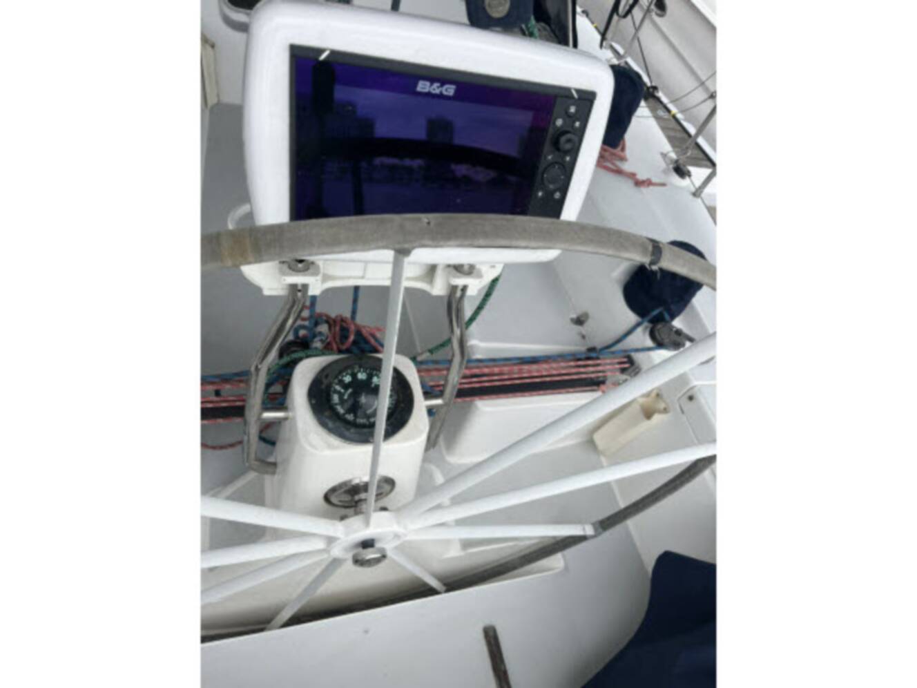 A photo of this 2004 J Boats J/133