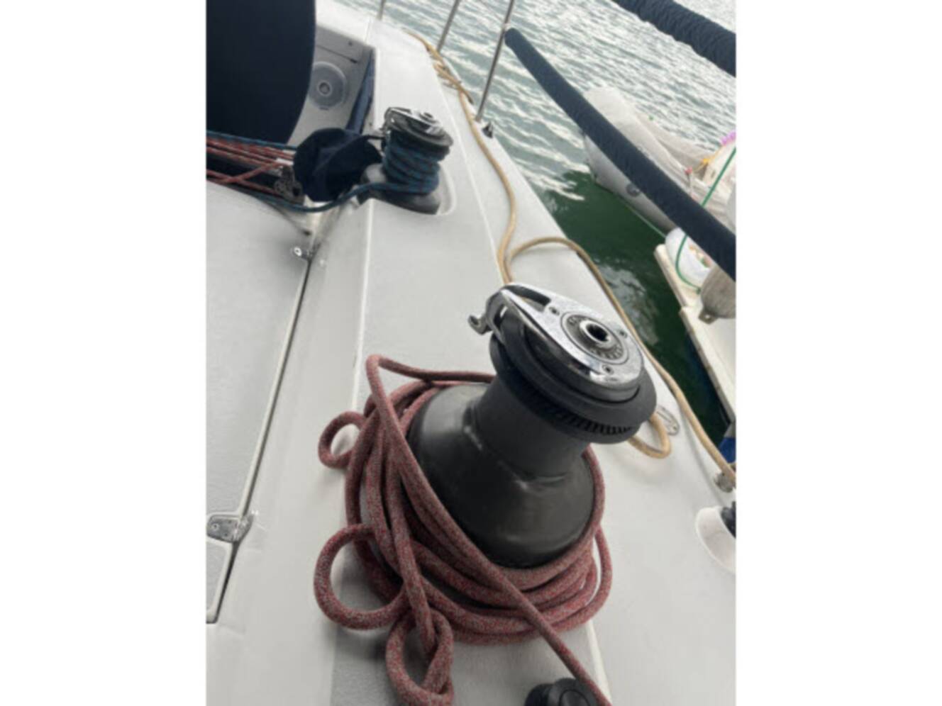 A photo of this 2004 J Boats J/133