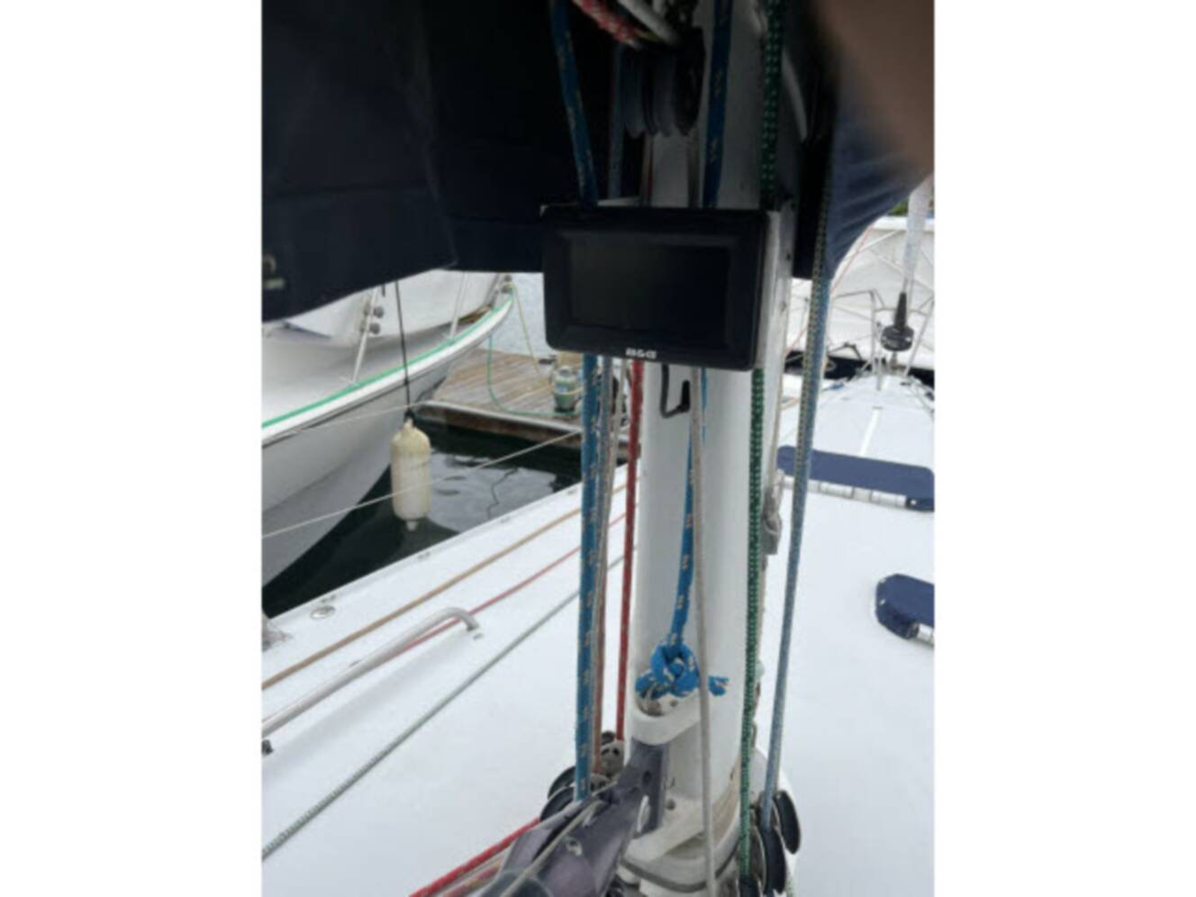 A photo of this 2004 J Boats J/133