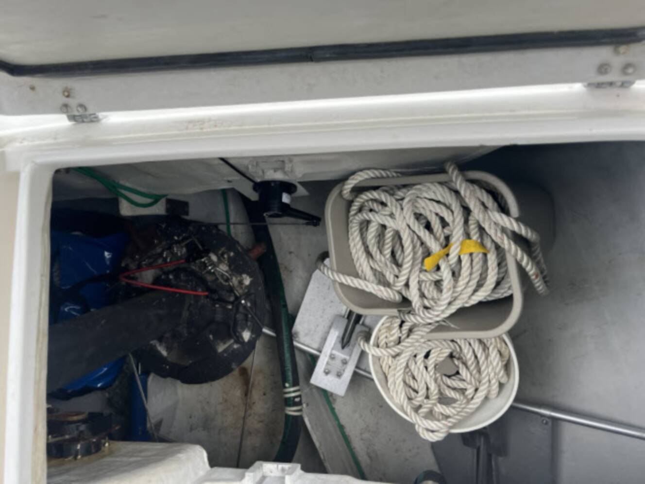 A photo of this 2004 J Boats J/133