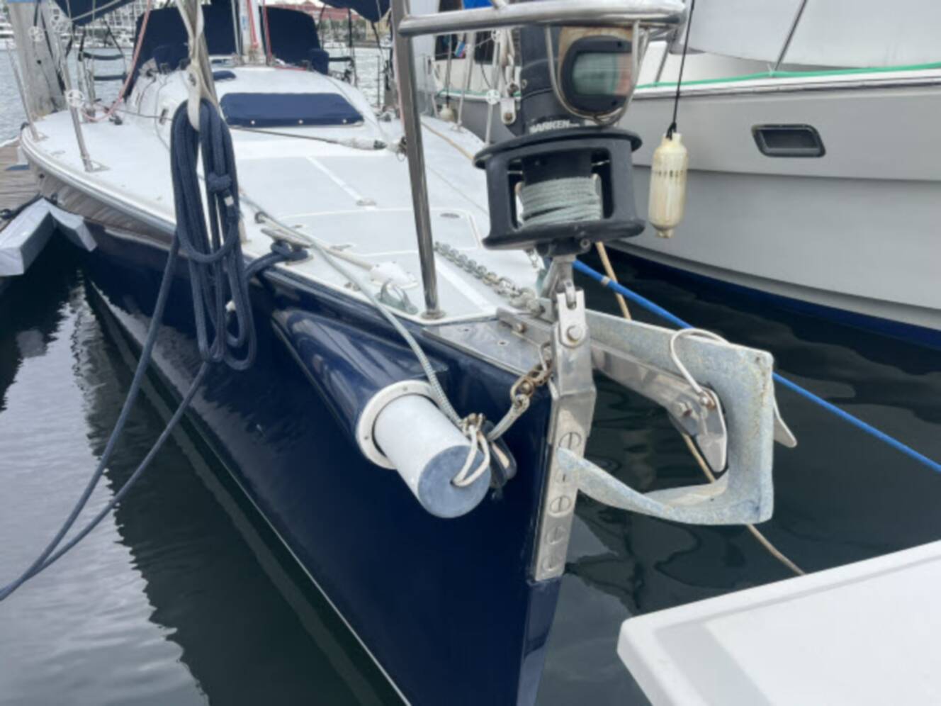 A photo of this 2004 J Boats J/133
