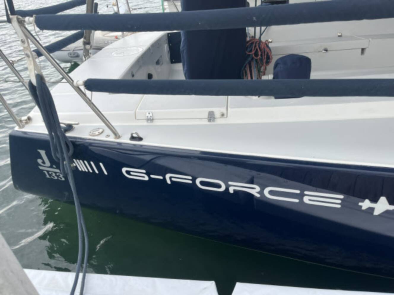 A photo of this 2004 J Boats J/133