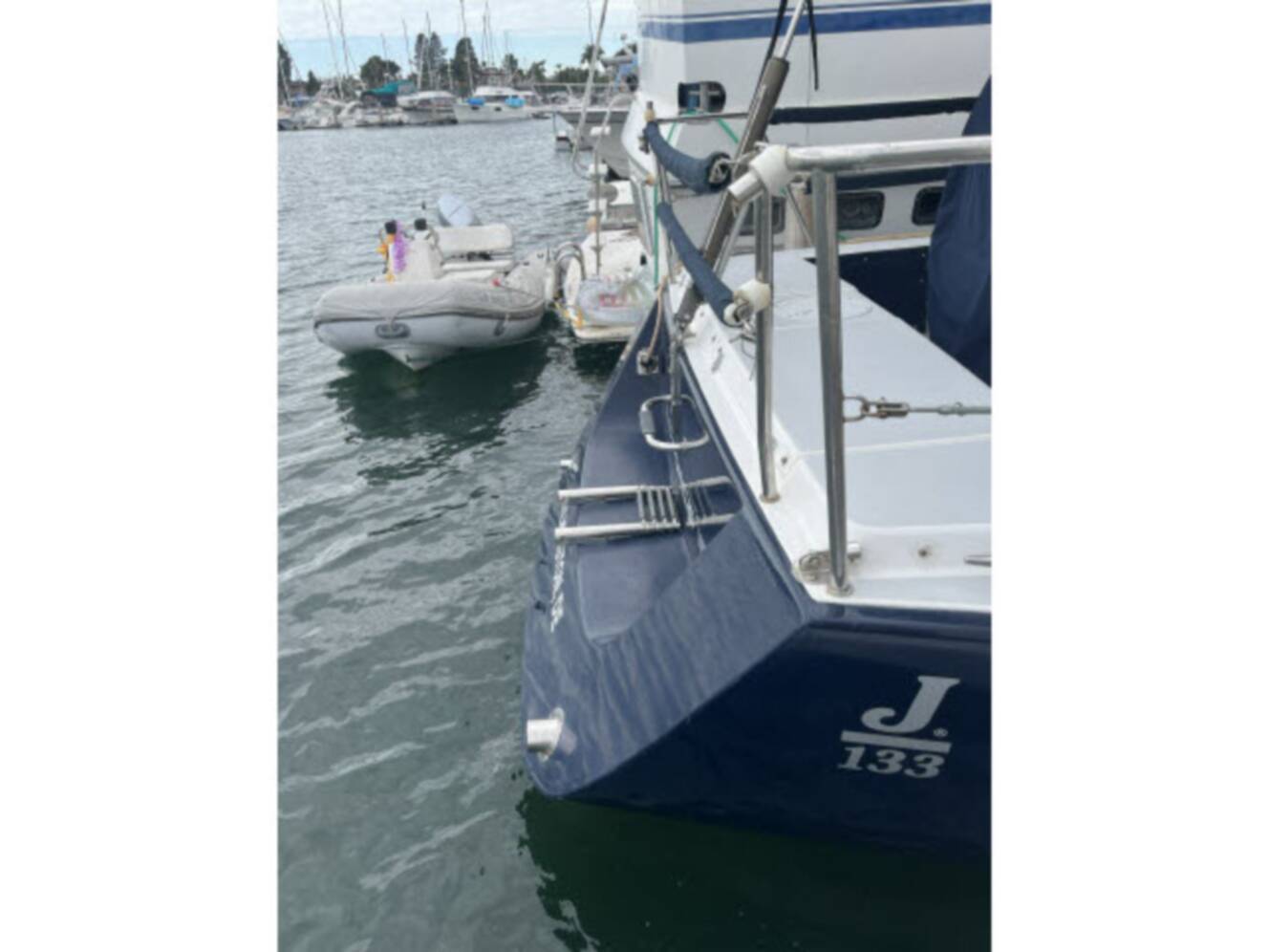 A photo of this 2004 J Boats J/133