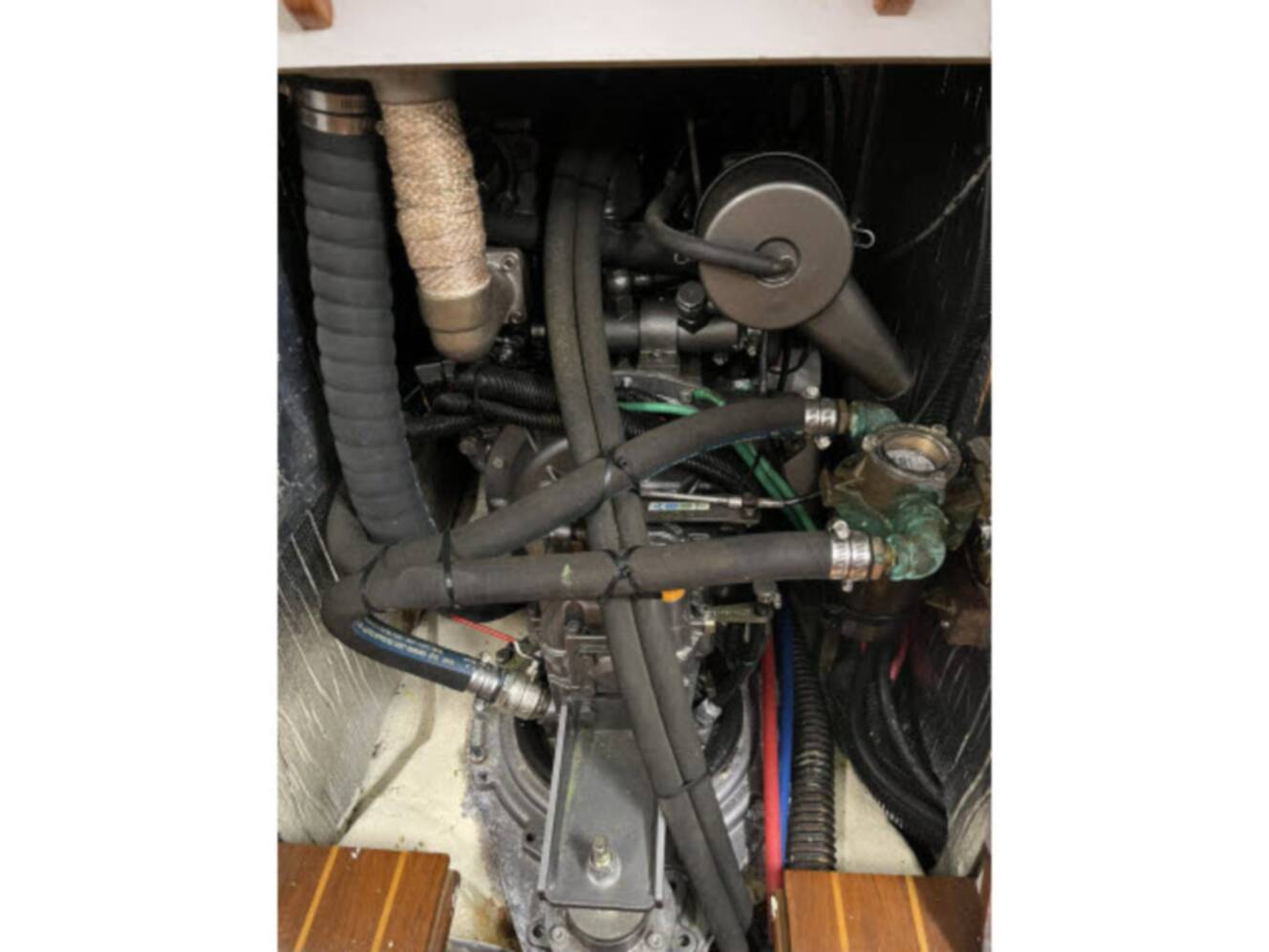 A photo of this 2004 J Boats J/133