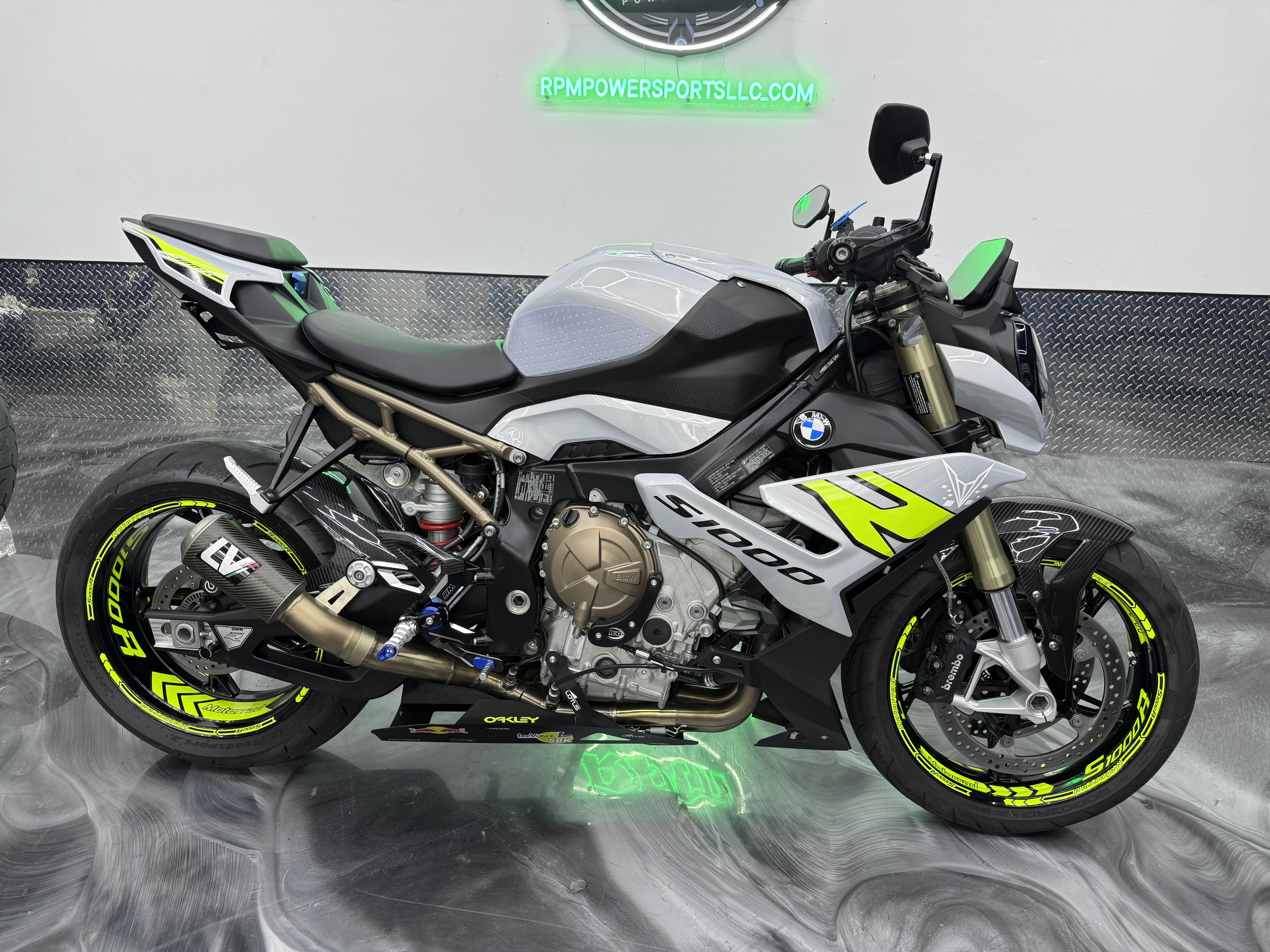 R 03 Kawasaki ZG1000 Concourse RIGHT SIDE COVER 36001-1325-FQ