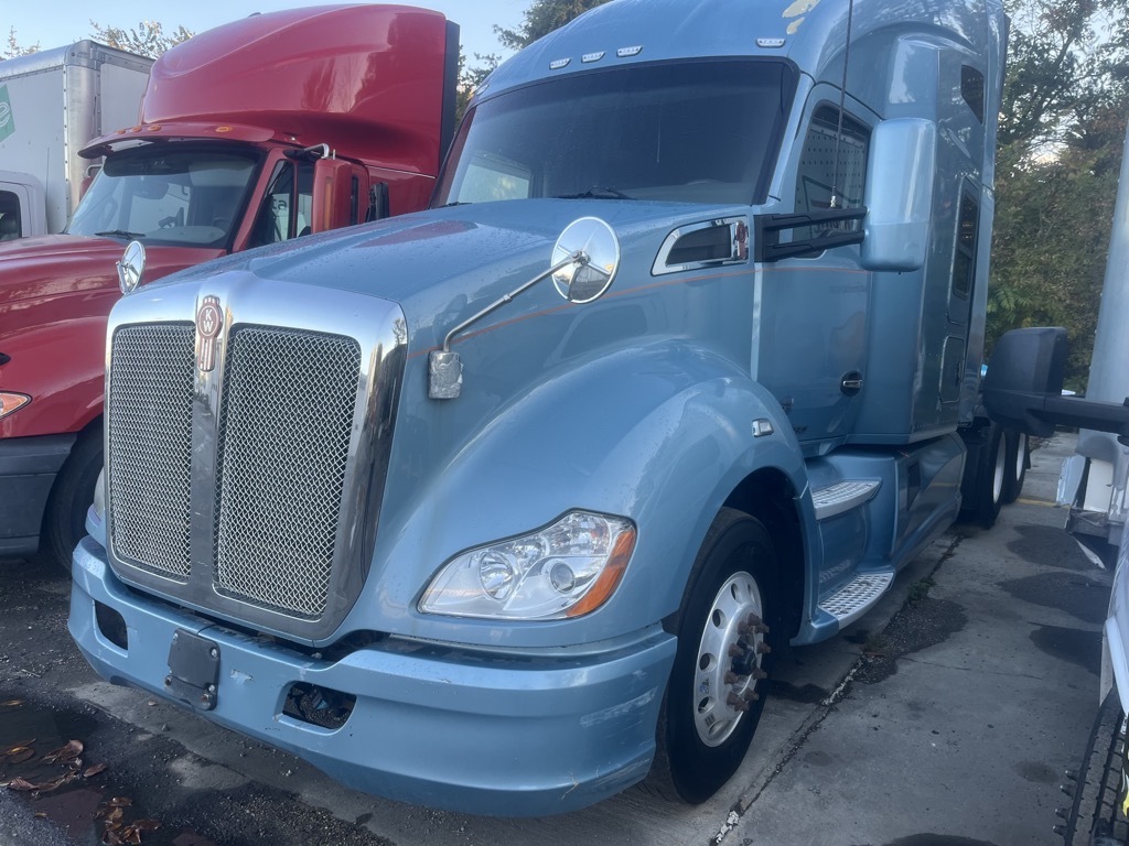 2016 KENWORTH T680 in Elkridge, MD