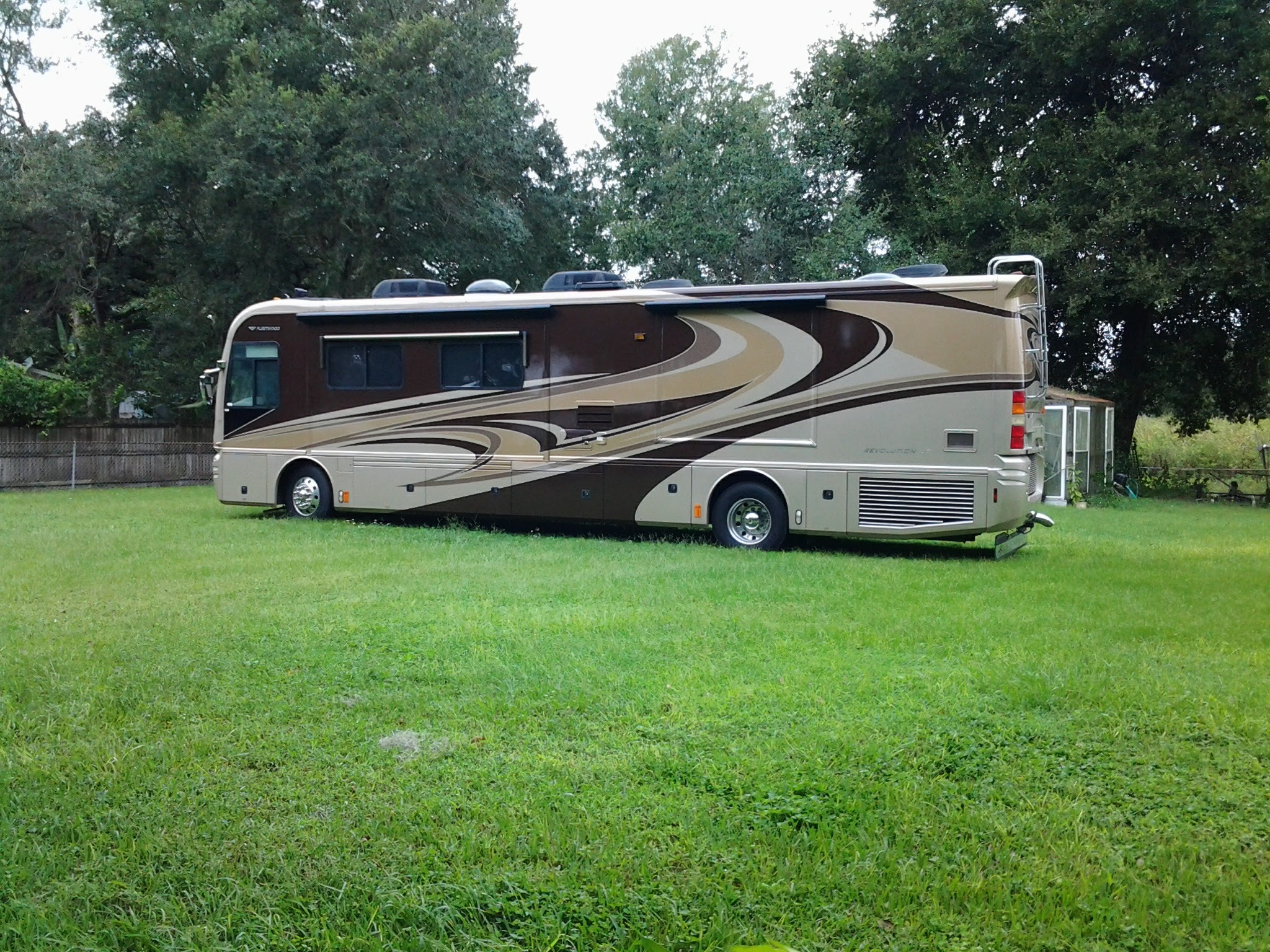 2007 Fleetwood REVOLUTION LE E RV
