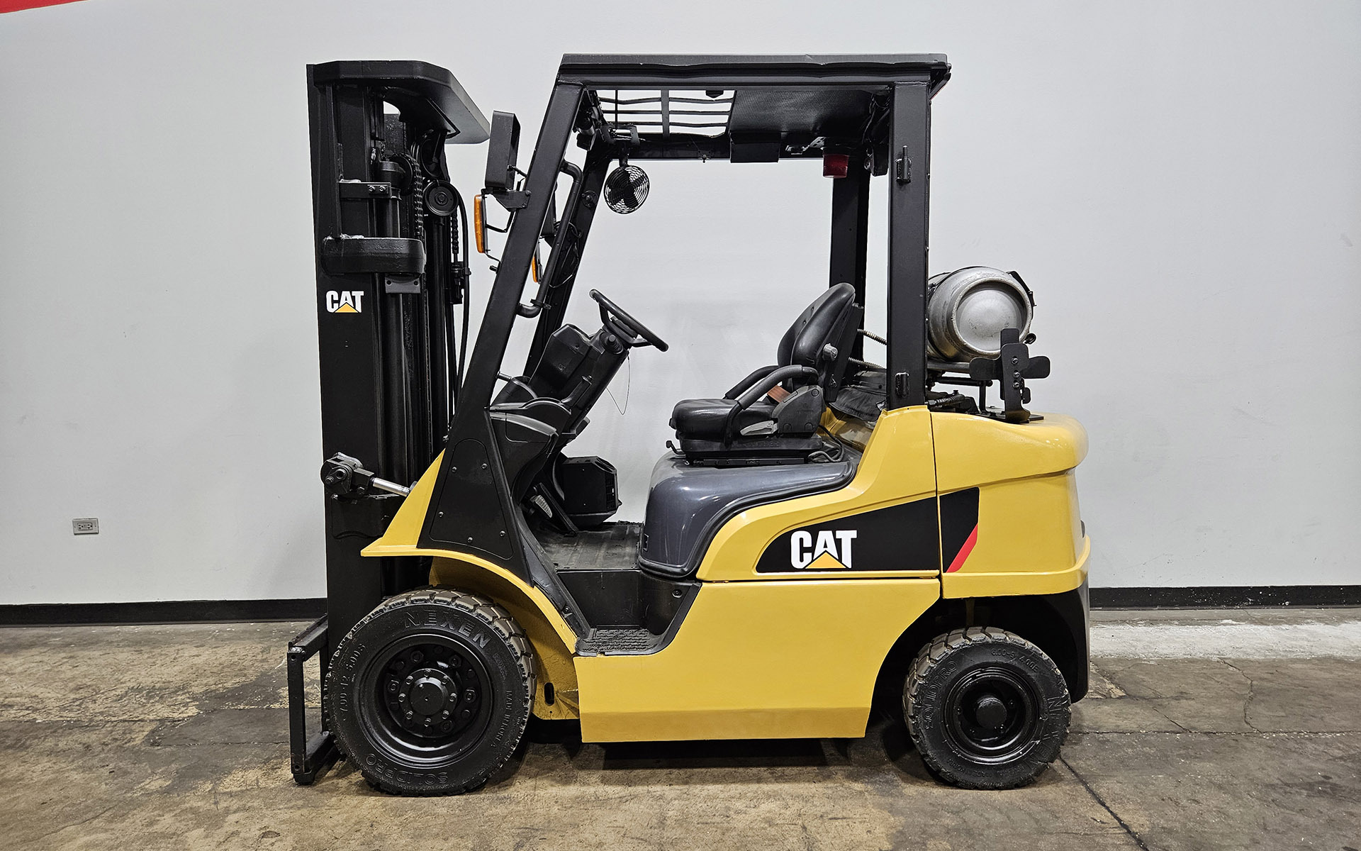 2017 CATERPILLAR GP25N in Cary, IL