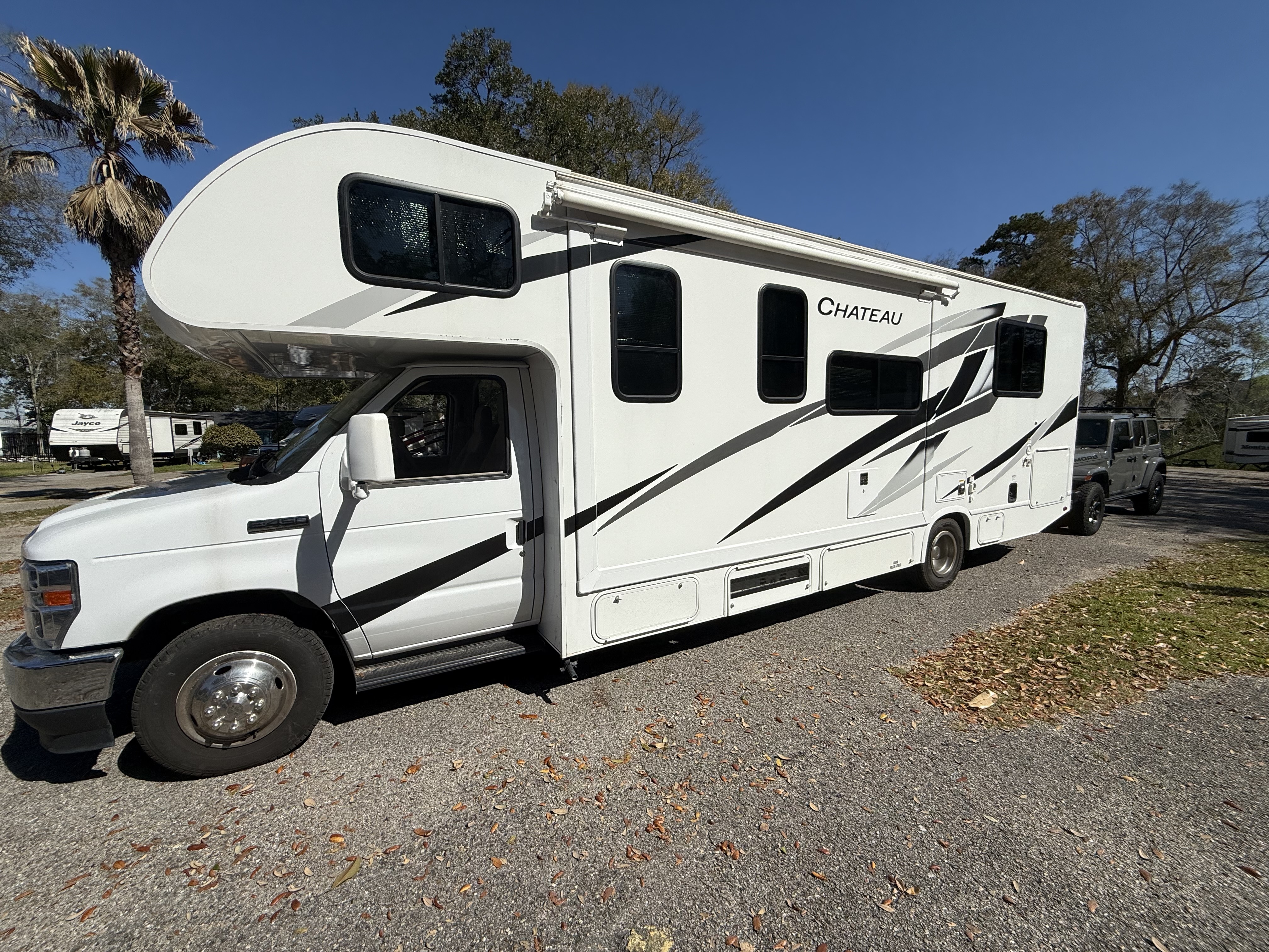 2023 Thor Motor Coach CHATEAU 28Z RV