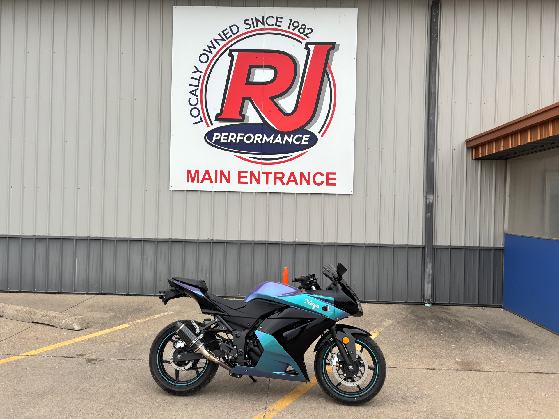 Silver Kawasaki Ninja Sportbike Motorcycles Under $5000 For Sale