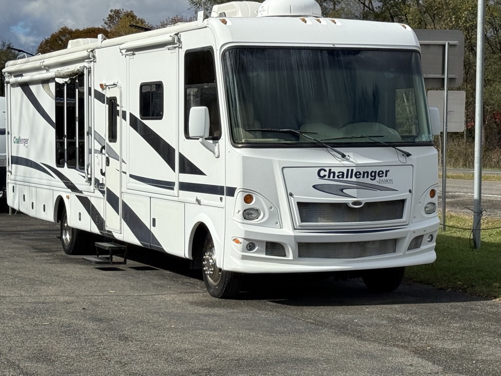 2009 Damon CHALLENGER 371 in vestal NY