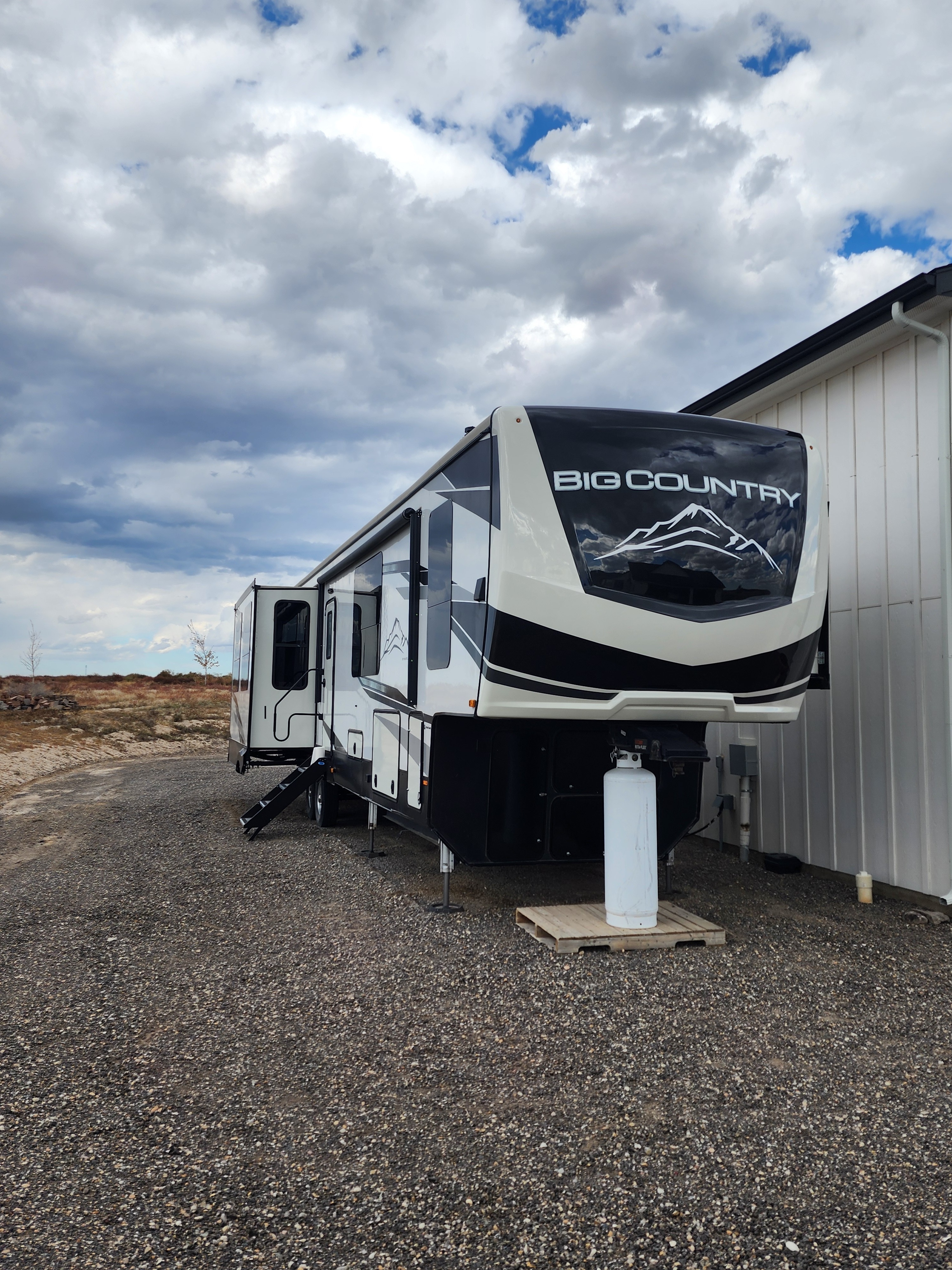 2022 Heartland BIG COUNTRY 3851MO RV