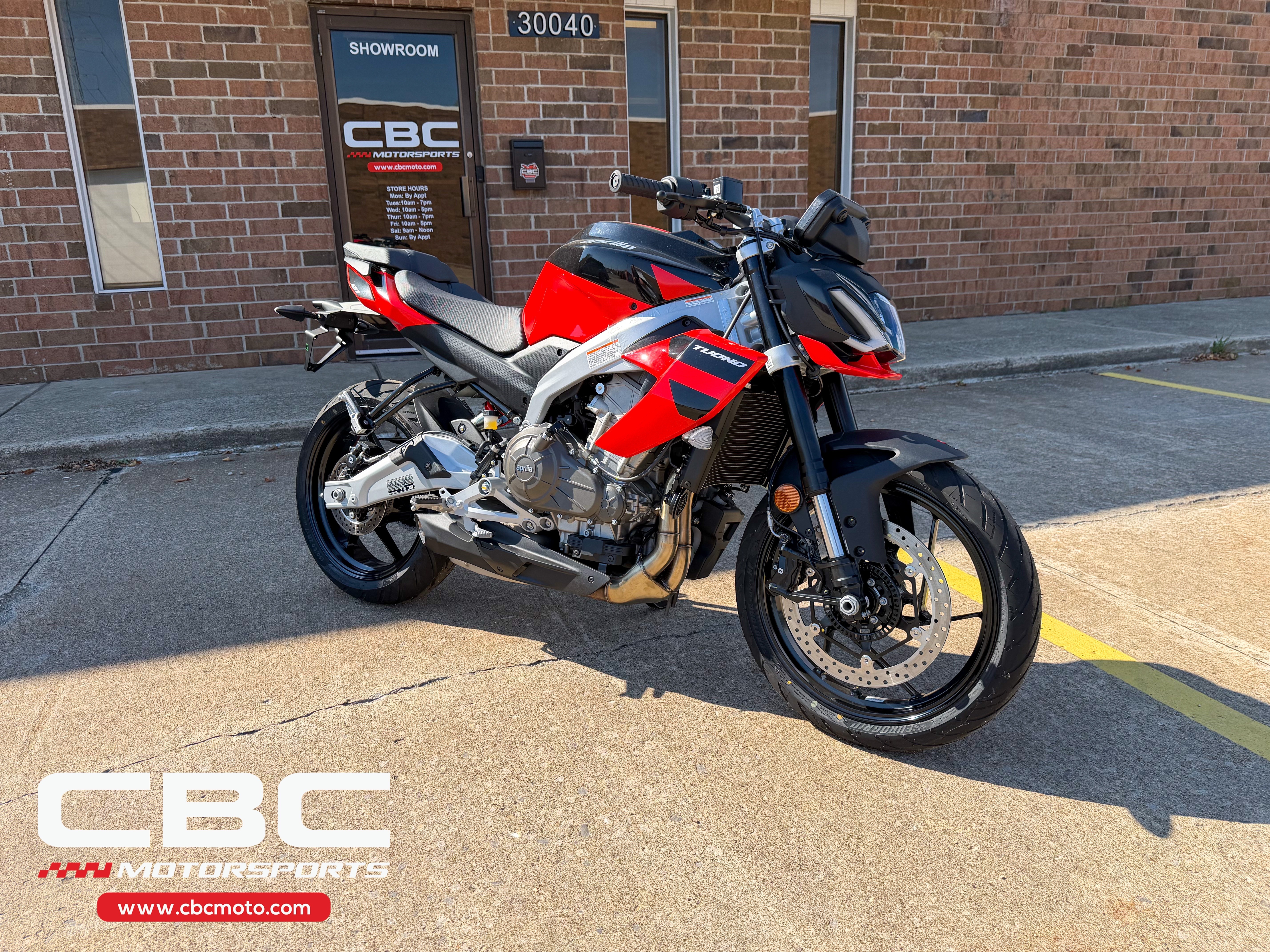 2026 Aprilia TUONO 457 BASE in Wickliffe, OH