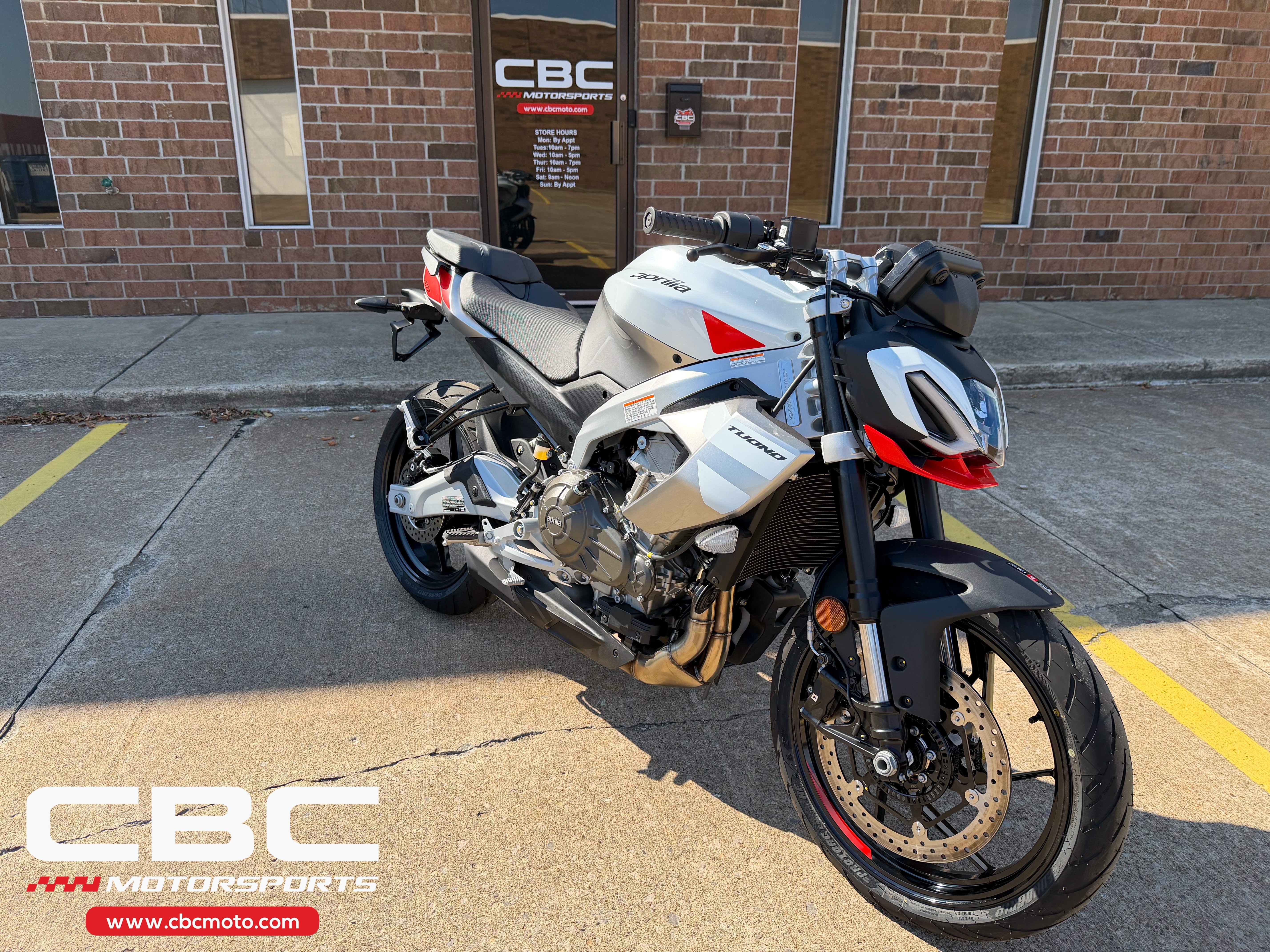 2026 Aprilia TUONO 457 BASE in Wickliffe, OH