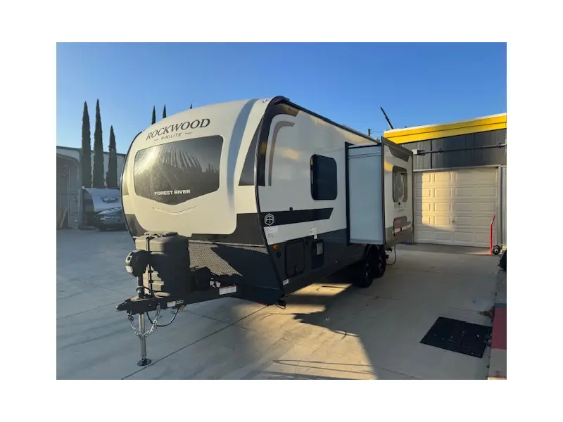 2026 FOREST RIVER ROCKWOOD MINI LITE 2109S