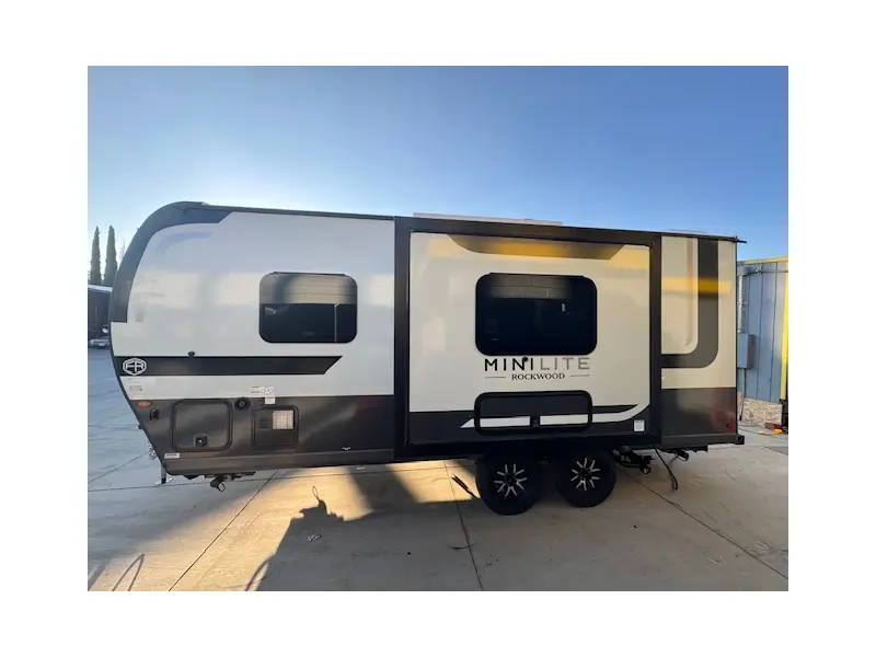 2026 FOREST RIVER ROCKWOOD MINI LITE 2109S