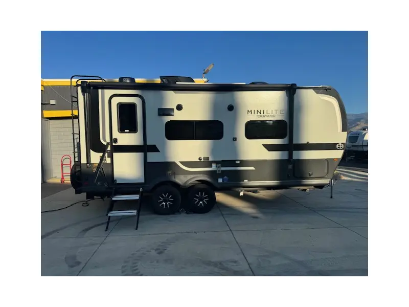 2026 FOREST RIVER ROCKWOOD MINI LITE 2109S
