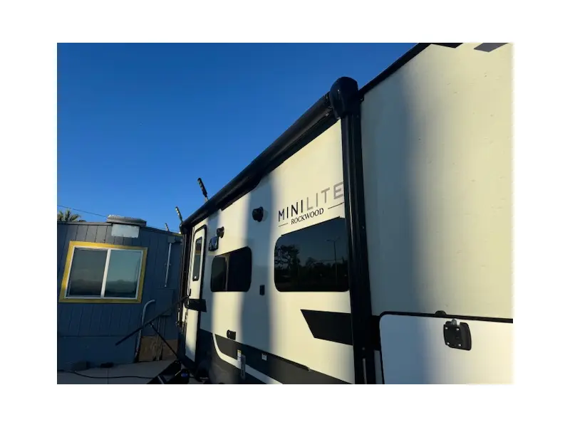 2026 FOREST RIVER ROCKWOOD MINI LITE 2109S