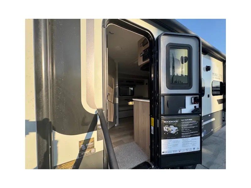 2026 FOREST RIVER ROCKWOOD MINI LITE 2109S
