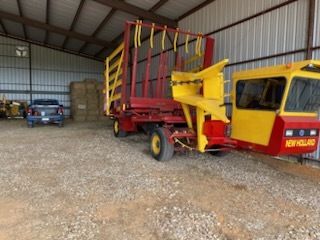 1997 NEW HOLLAND 1089 in Somerville, TX