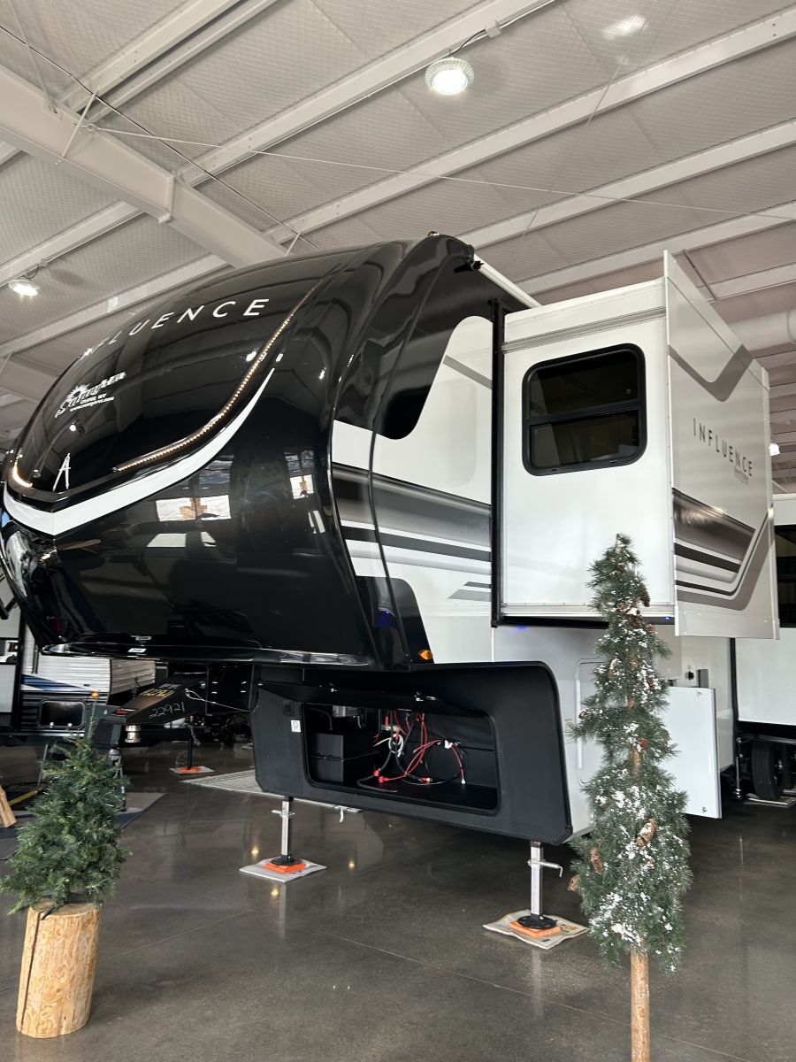 2026 Grand Design SOLITUDE INFLUENCE 3904BH in evansville WY