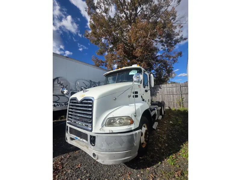 2013 MACK 600