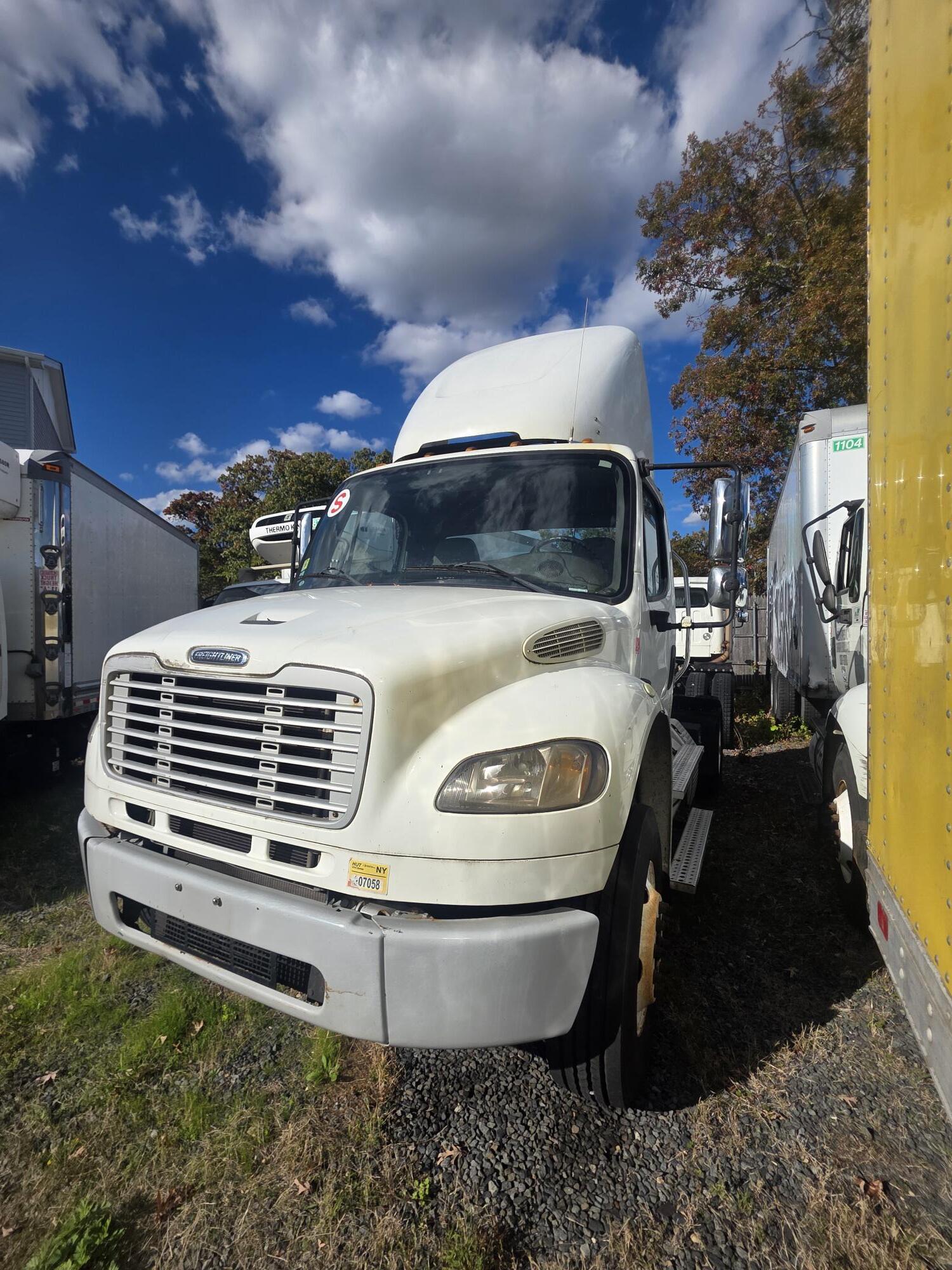 2014 FREIGHTLINER BUSINESS CLASS M2 106 in Lakewood, NJ