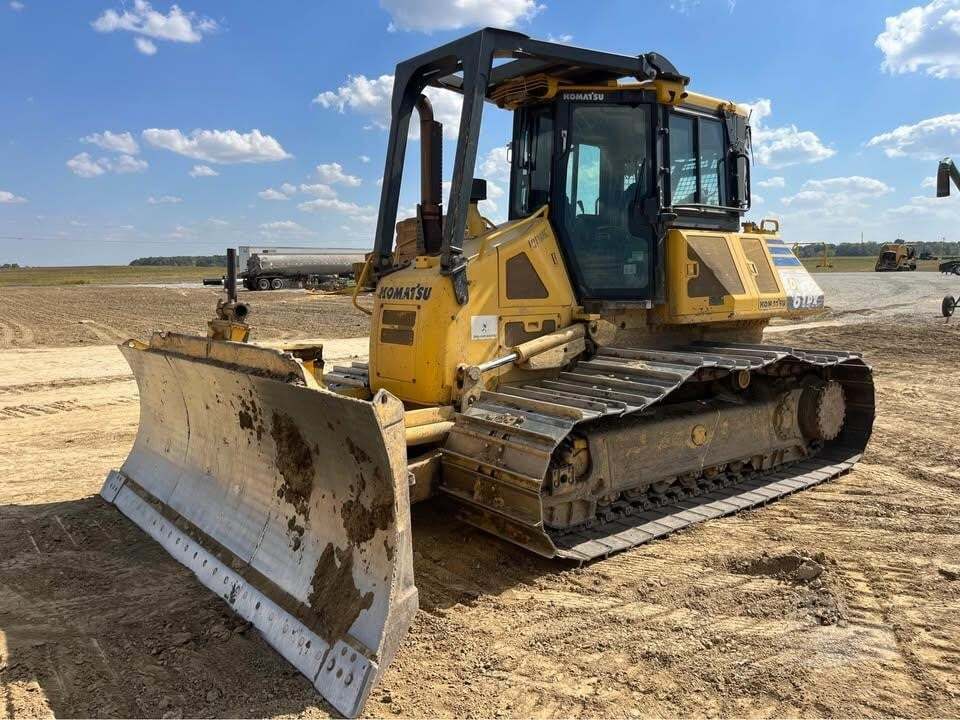 【未開封】KOMATSU D61EX l brushed finish 未開封】KOMATSU D61EX l brushed finish The problem with the new