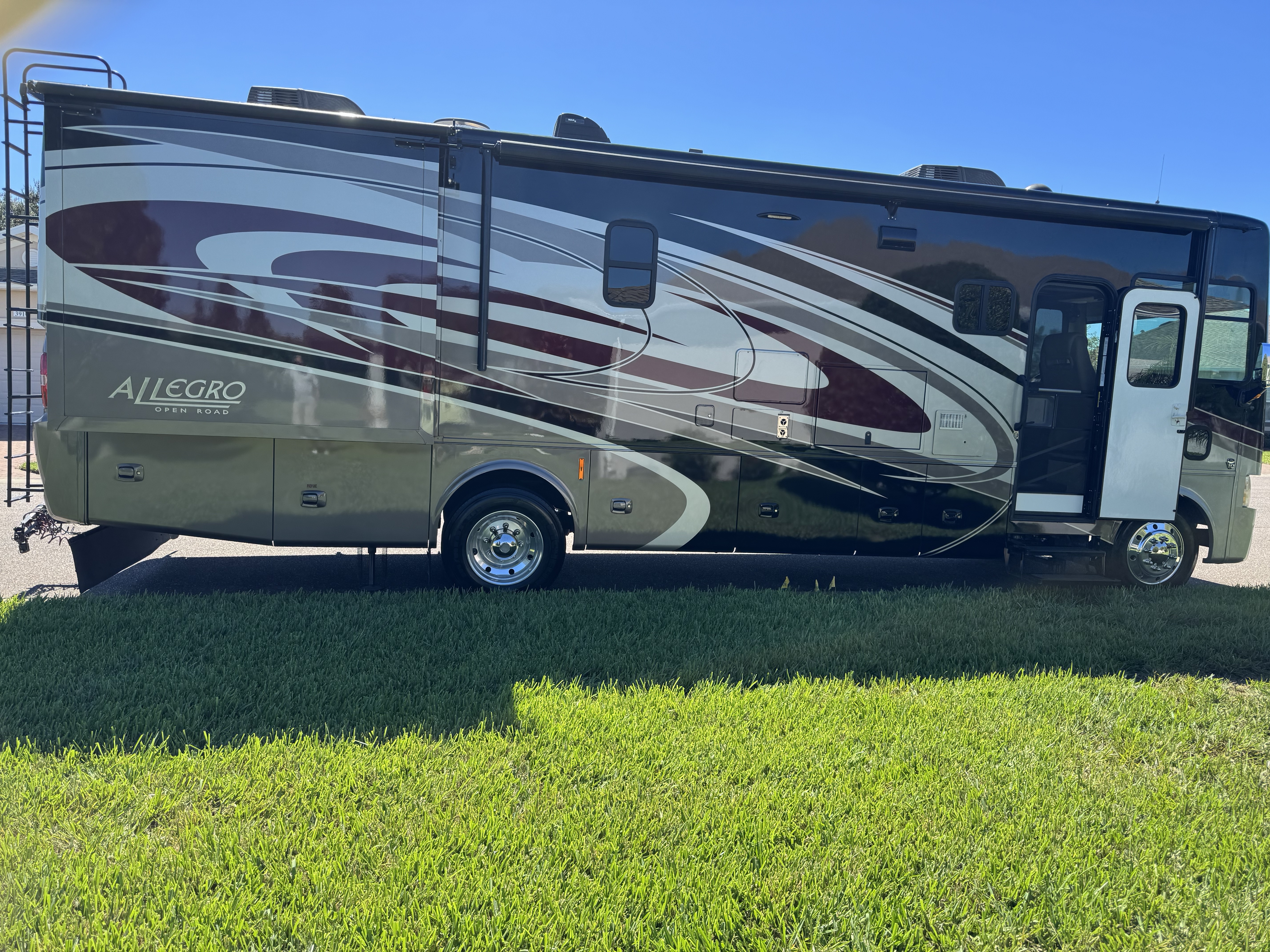 2016 Tiffin Motorhomes ALLEGRO OPEN ROAD 32 SA in winter haven FL