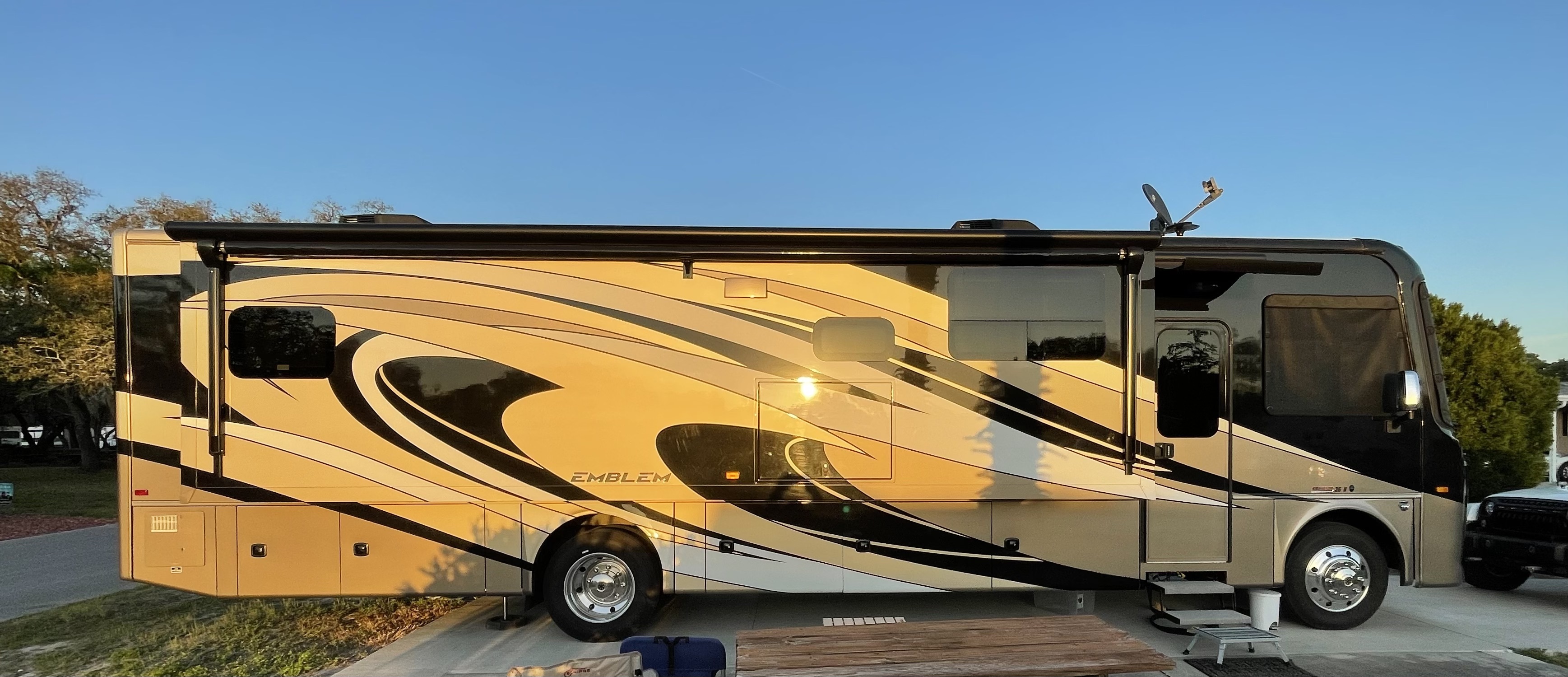 2020 Entegra Coach Emblem 36H RV