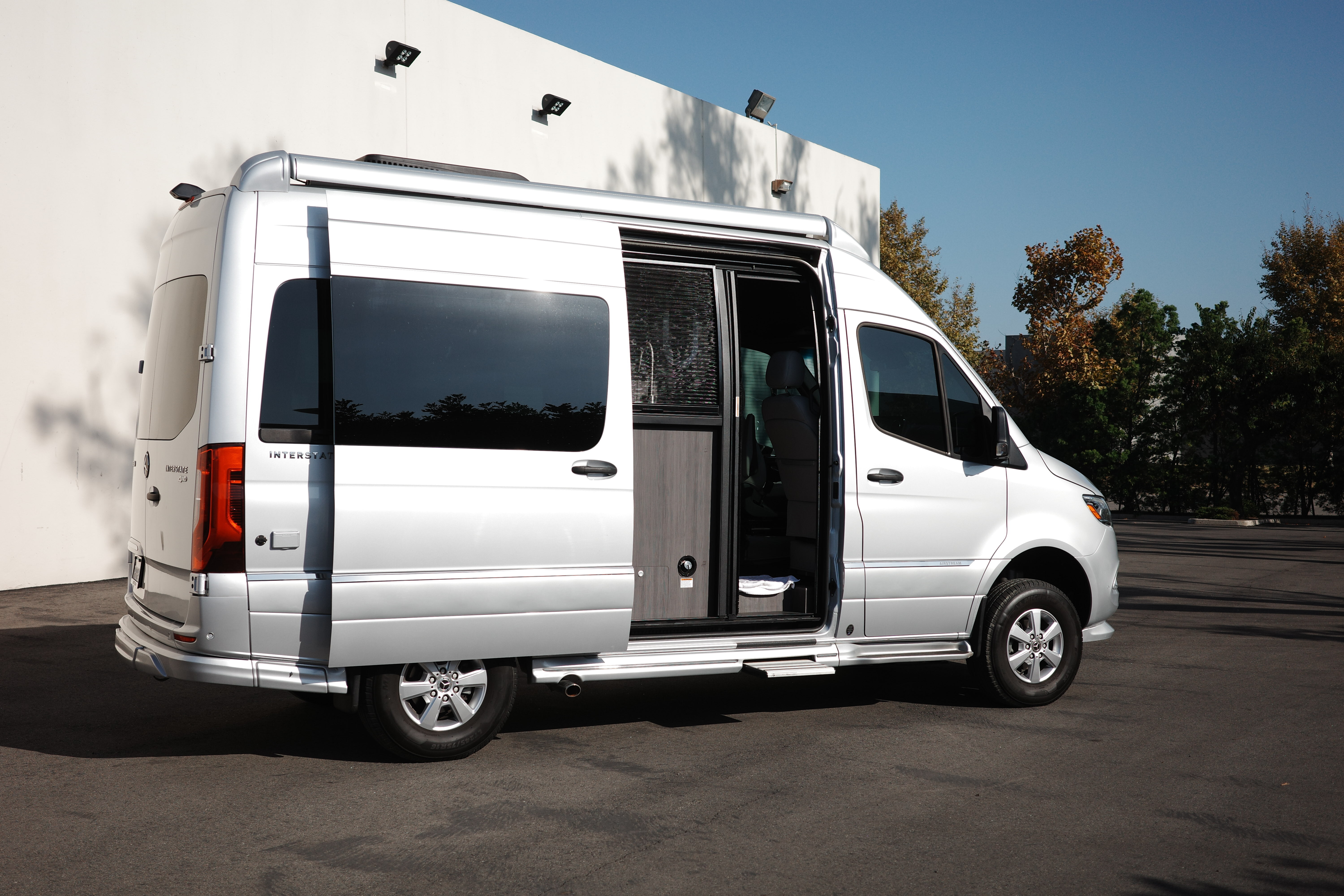 2023 Airstream INTERSTATE 19 4X4 in irvine CA