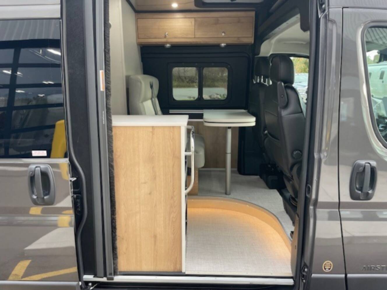 A photo of this 2026 Airstream Rangeline Pop Top