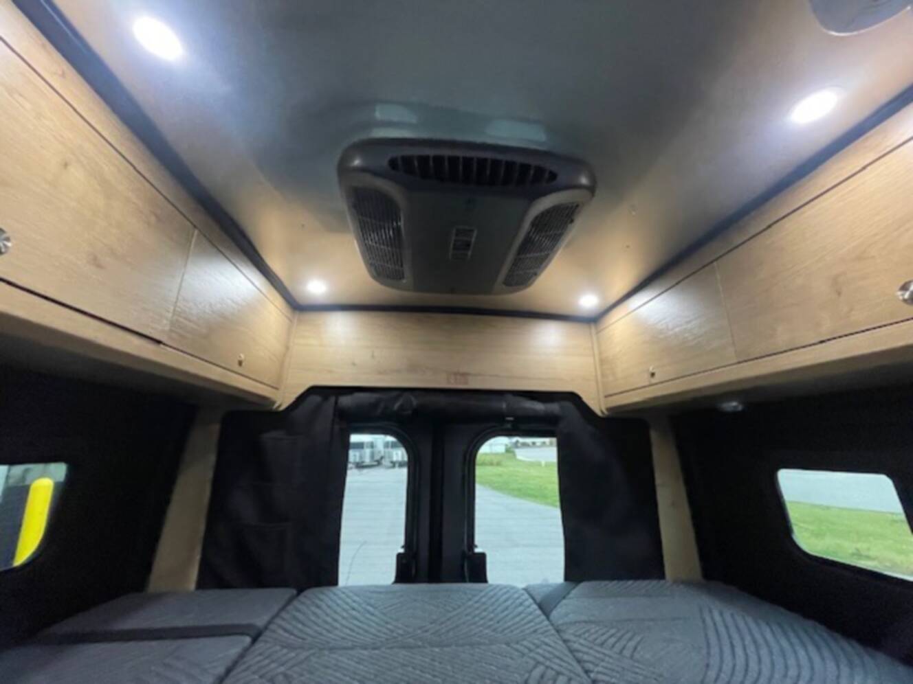 A photo of this 2026 Airstream Rangeline Pop Top