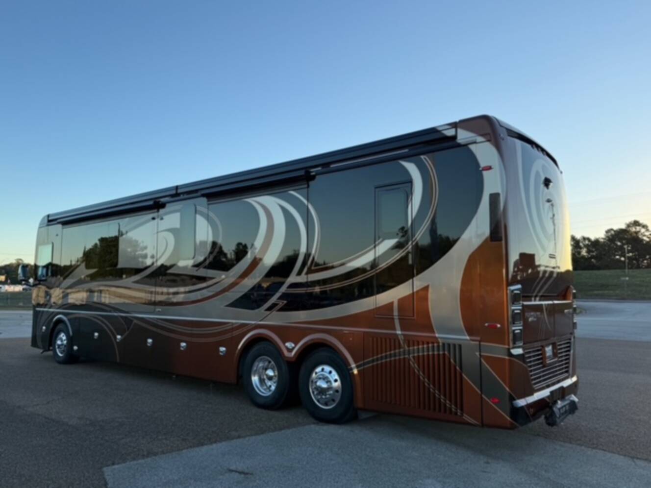 A photo of this 2022 Foretravel REALM FS605 LV3