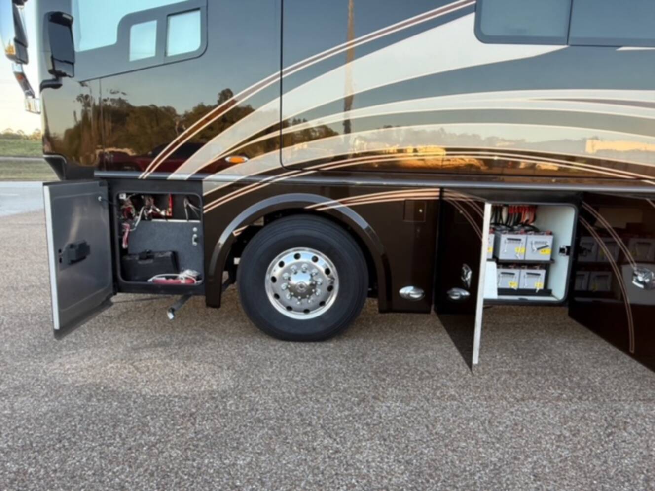 A photo of this 2022 Foretravel REALM FS605 LV3