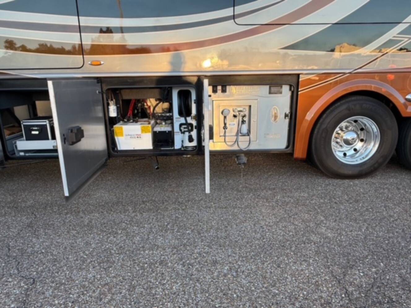 A photo of this 2022 Foretravel REALM FS605 LV3